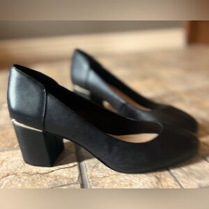 Nine West | black Leather with silver Heel Accent  Pumps | Size 7